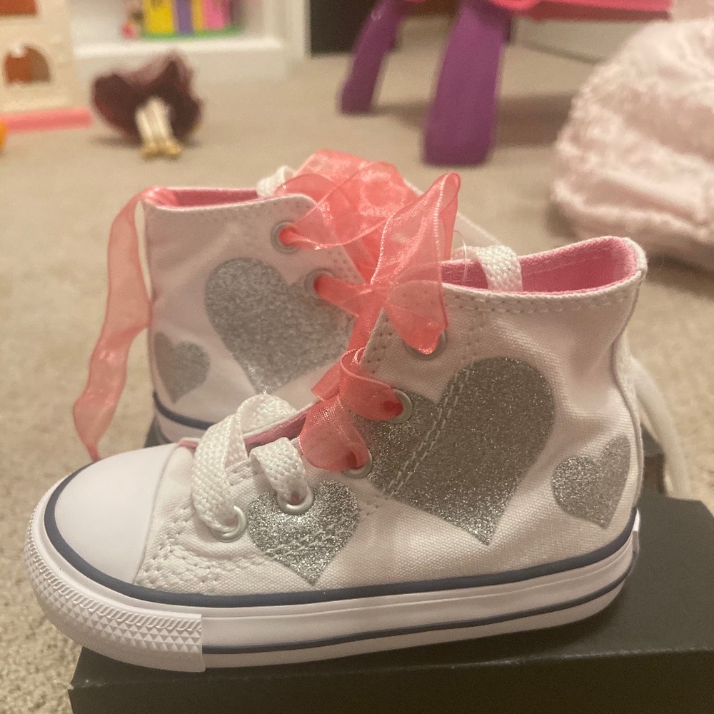converse - Picture 2 of 4